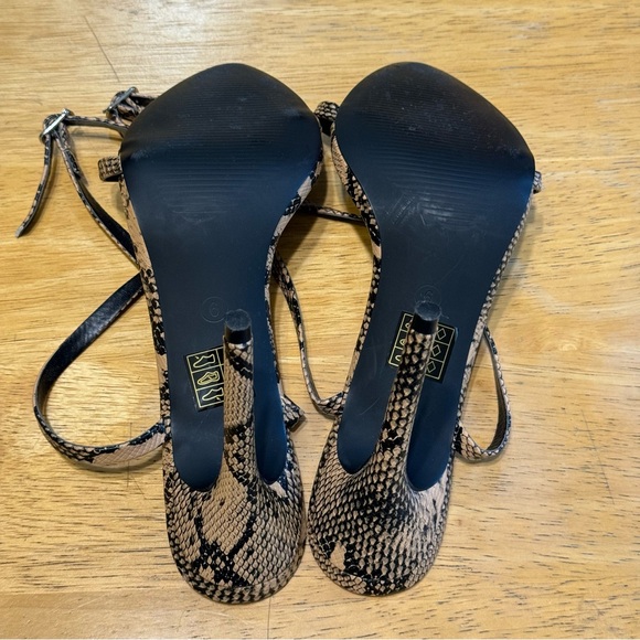 Misguided Barely There Leopard Print Pointed Toe Heel Sandals - Picture 6 of 7